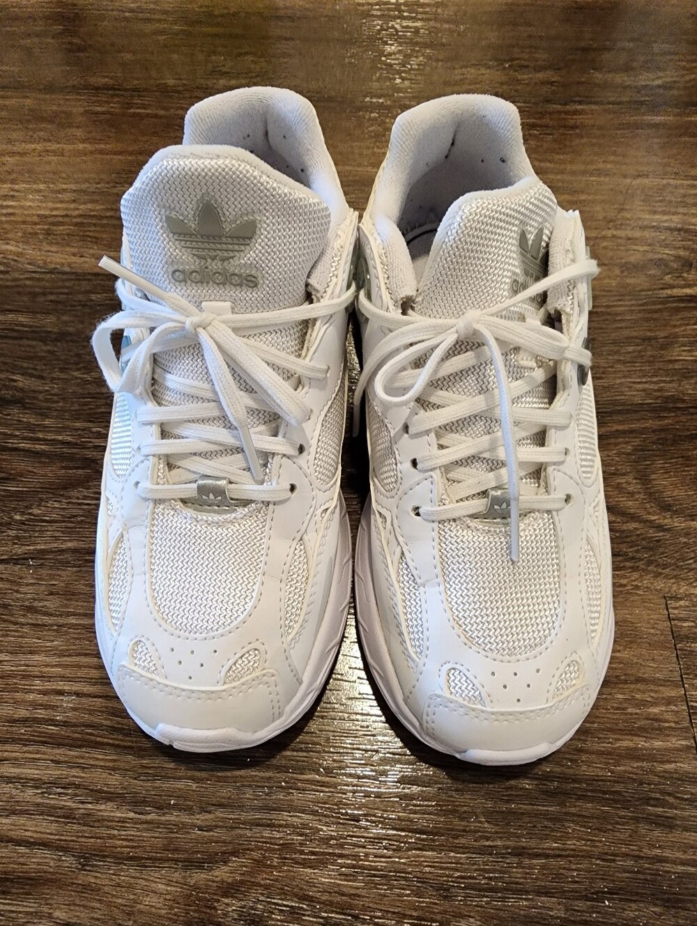 Adidas Astir Sneakers